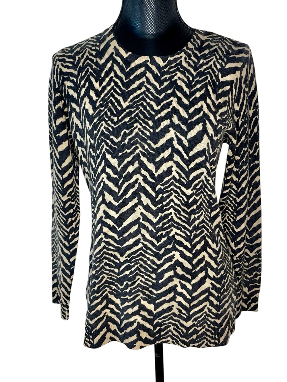 J McLaughlin Sweater Cashmere Long Sleeve Chevron Print Tan Black Size Medium